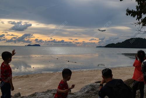CUTI HUJUNG MINGGU