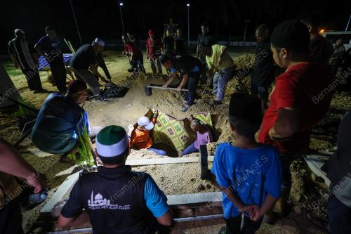 ALLAHYARHAM KAMAL HUZAINI KAMALUDIN