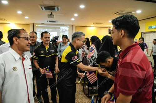 DATUK FAHMI FADZIL