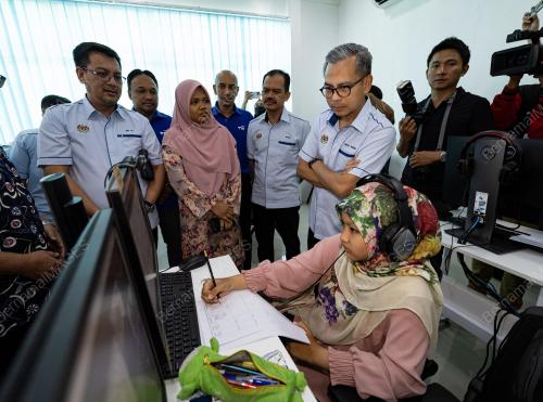 FAHMI FADZIL