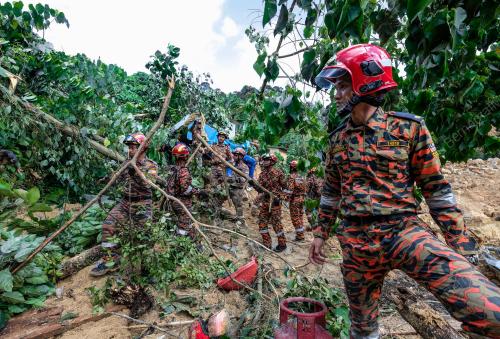 PG17_20102018_TANAH_RUNTUH