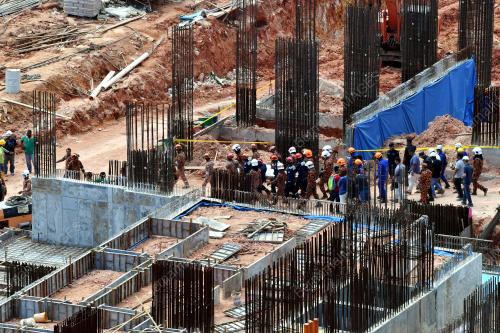 PG17_23102017_TANAH_RUNTUH