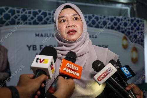 FADHLINA SIDEK