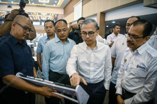 DATUK FAHMI FADZIL