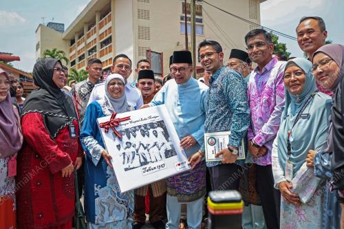 DATUK SERI ANWAR IBRAHIM