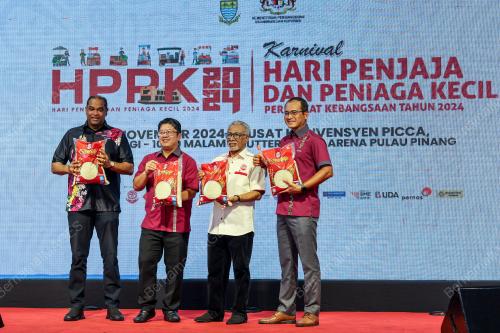 KARNIVAL HARI PENJAJA DAN PENJAJA KECIL