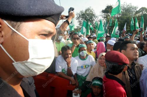 PENAMAAN CALON