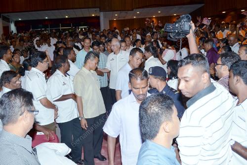 PG18_22042012_PM_NGO