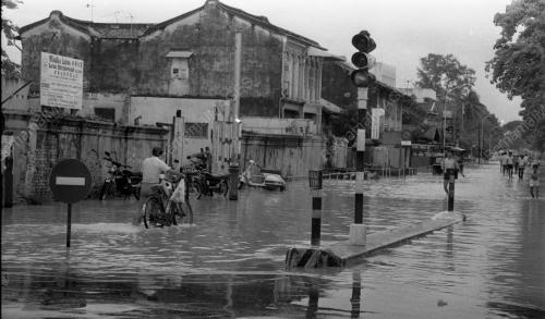 PG18_22062015_BANJIR_KILAT