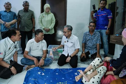 DATUK FAHMI FADZIL