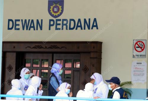 PENAMAAN CALON
