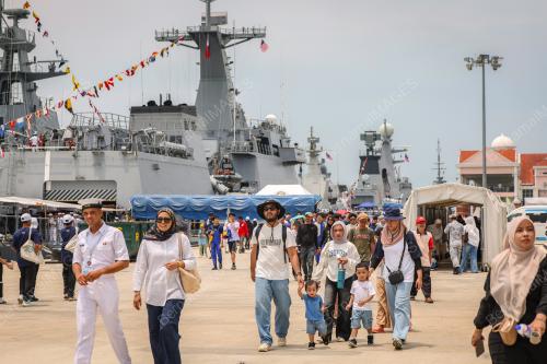 ASEAN NAVIES CITY PARADE