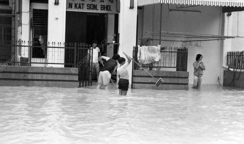 PG20_22062015_BANJIR_KILAT