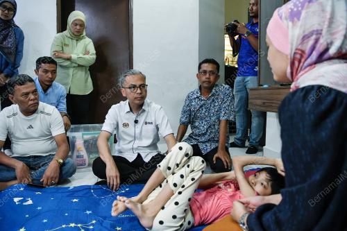 DATUK FAHMI FADZIL