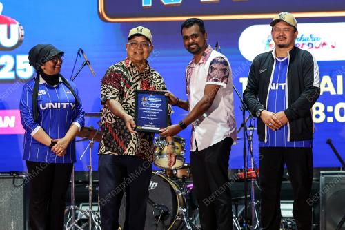DATUK AARON AGO DAGANG