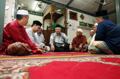 MOHD NAJIB TUN ABDUL RAZAK