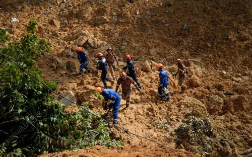 PG22_20102018_TANAH_RUNTUH