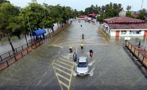 PG24_06112017_BANJIR
