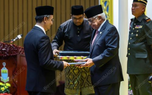 TUN AHMAD FUZI ABDUL RAZAK