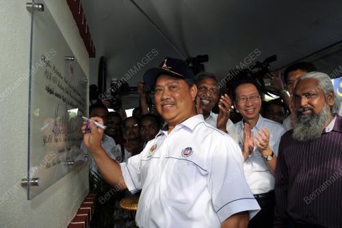 TAN SRI MUHYIDDIN YASSIN