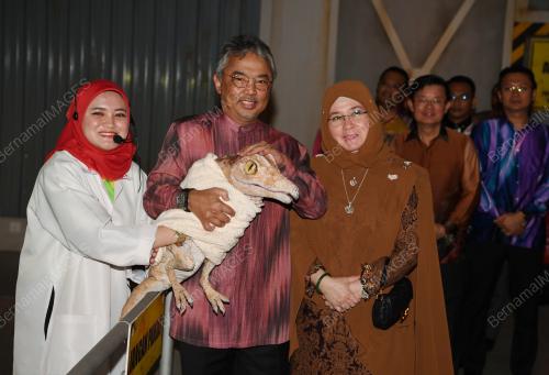 AL-SULTAN ABDULLAH RI'AYATUDDIN AL-MUSTAFA BILLAH SHAH
