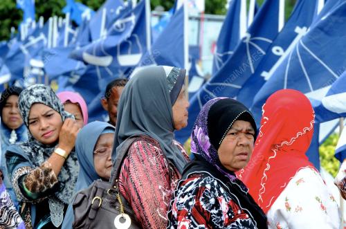 PG24_26042012_BENDERA_BN
