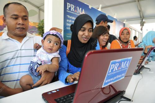 PG25_08122012_FAMILY