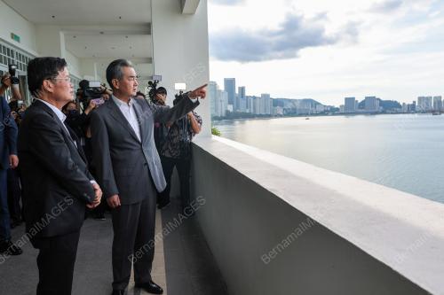 WANG YI