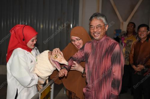 AL-SULTAN ABDULLAH RI'AYATUDDIN AL-MUSTAFA BILLAH SHAH