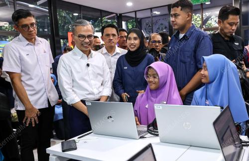 DATUK FAHMI FADZIL