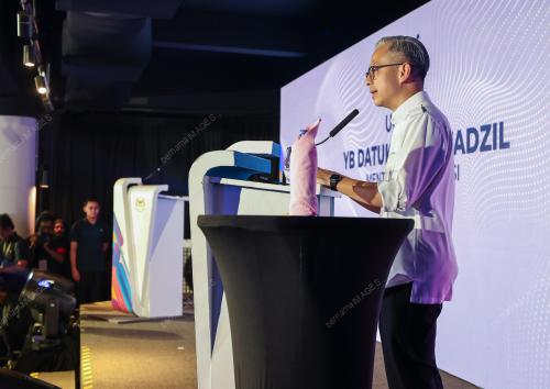 DATUK FAHMI FADZIL