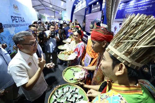 FAHMI FADZIL