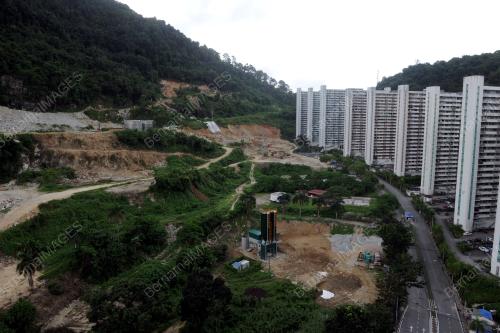 PG32_24102017_PENEROKAAN_BUKIT