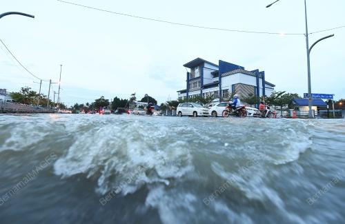 PG33_06112017_BANJIR10