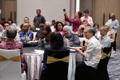 DATUK FAHMI FADZIL