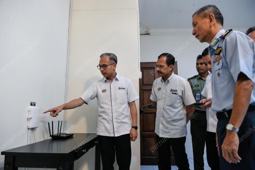 DATUK FAHMI FADZIL