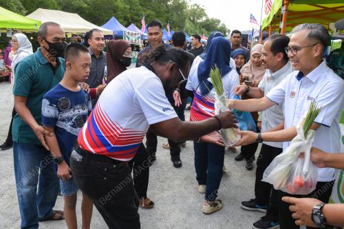 DATUK FAHMI FADZIL