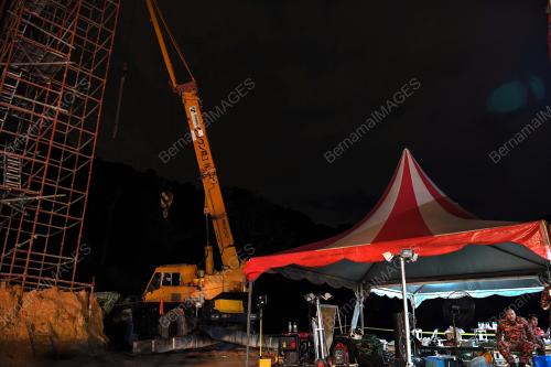 PG41_20102018_TANAH_RUNTUH