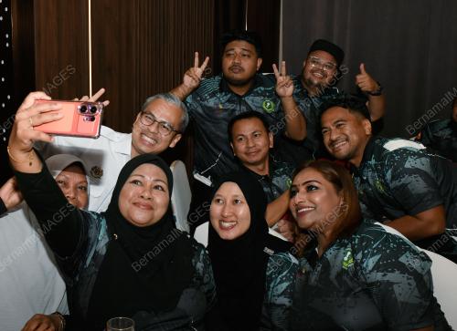 DATUK FAHMI FADZIL