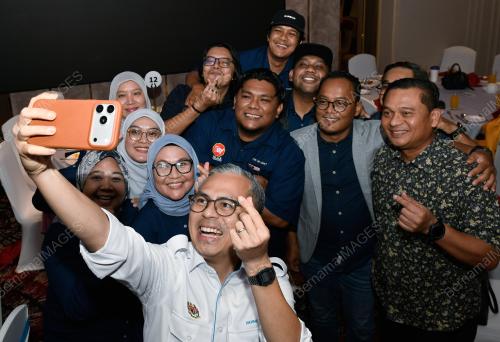 DATUK FAHMI FADZIL