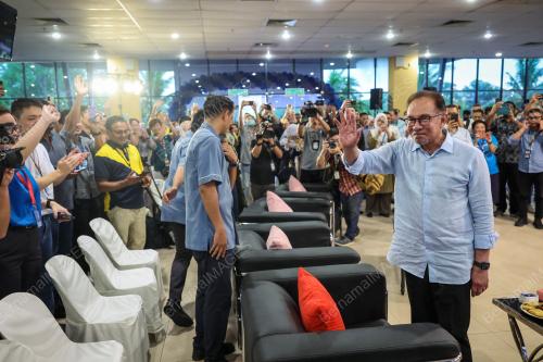 DATUK SERI ANWAR IBRAHIM