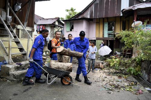 PG63_06112017_BANTUAN_BERSIH