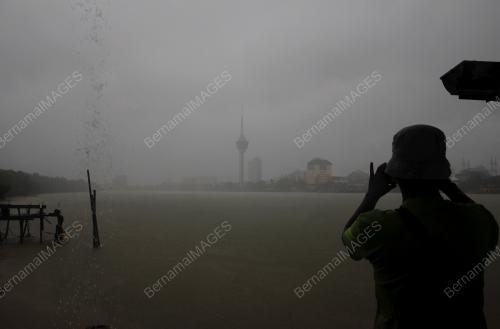 MUSIM_TENGKUJUH