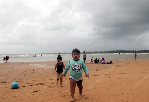 PANTAI CHERATING LENGANG