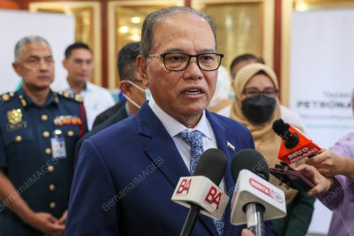 DATUK SERI WAN ROSDY WAN ISMAIL