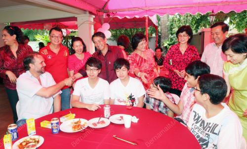 PH01_03022011_CNY