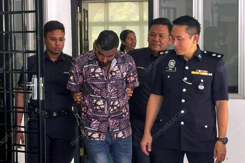 PEMANDU BAS DITUDUH MEMANDU BERBAHAYA