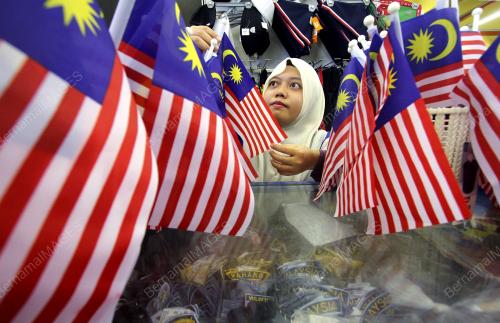 PH01_03082017_BENDERA
