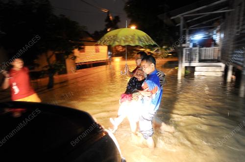 PH01_03122013_BANJIR