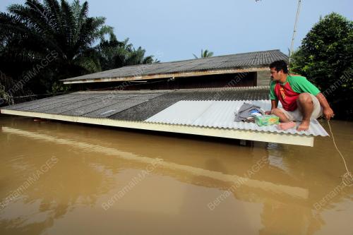 PH01_04012015_BANJIR